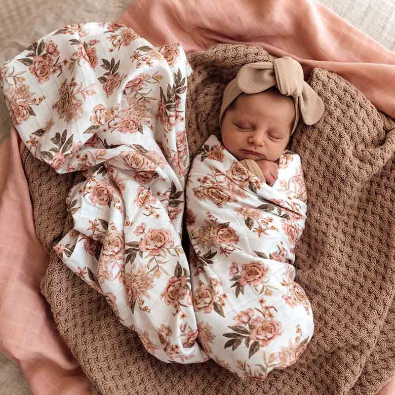 How to Swaddle a Baby - Snuggle Hunny