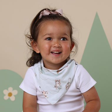 Toddler wearing Kittens Organic Dribble Bib | Snuggle Hunny