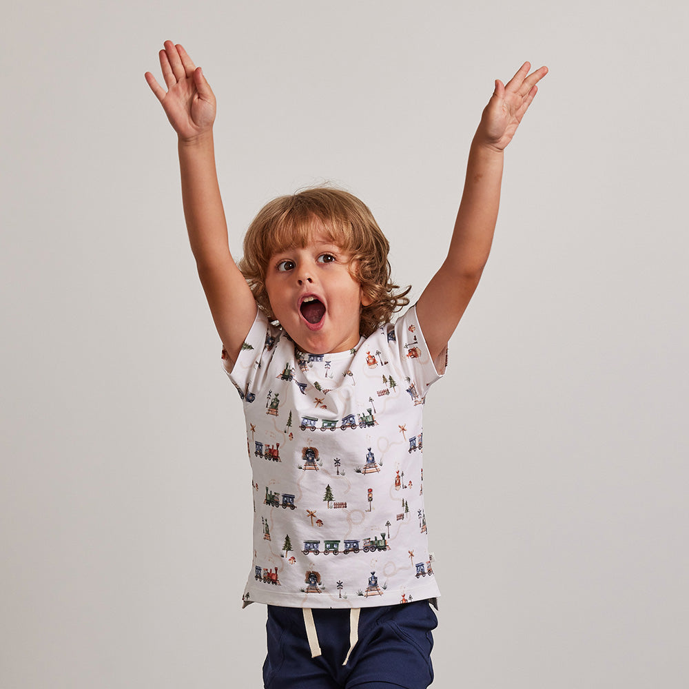 Trains Organic T-Shirt - View 9
